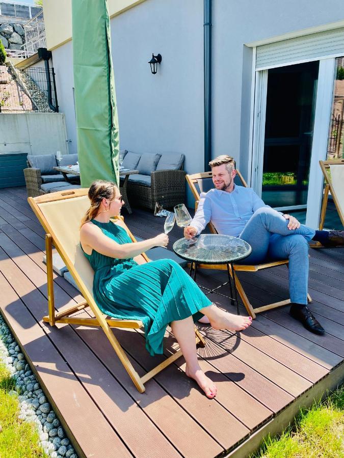 Gaestetraum Mit Wunderschoenem Ausblick Und Garten Apartment Muhldorf Bei Feldbach Bagian luar foto