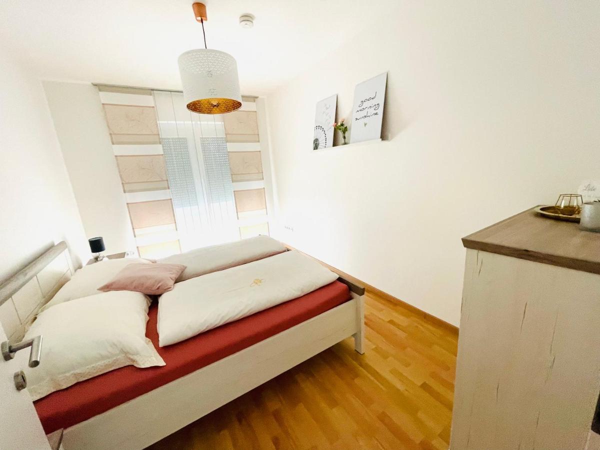 Gaestetraum Mit Wunderschoenem Ausblick Und Garten Apartment Muhldorf Bei Feldbach Bagian luar foto